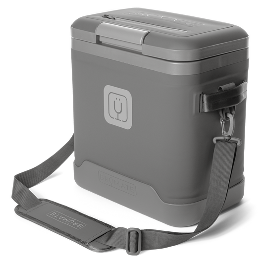 magpack-18-can-a7 magpack_18_graphite_front_strap.png